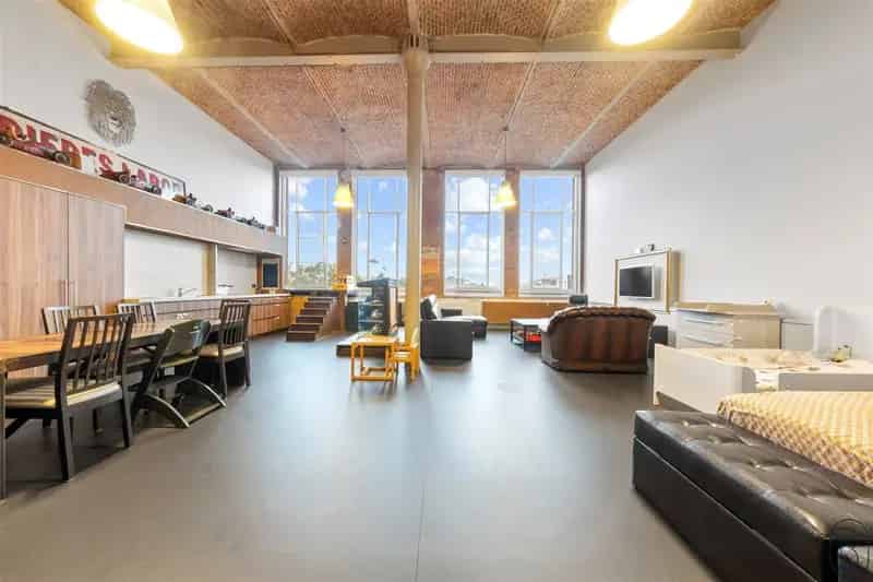 Lichtrijke Ruime Loft te Kortrijk