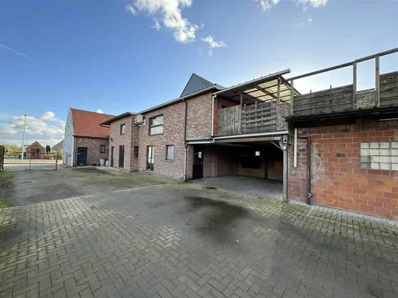 Twee Woningen Te Koop Met Stallingen Magazijnen En Bouwland