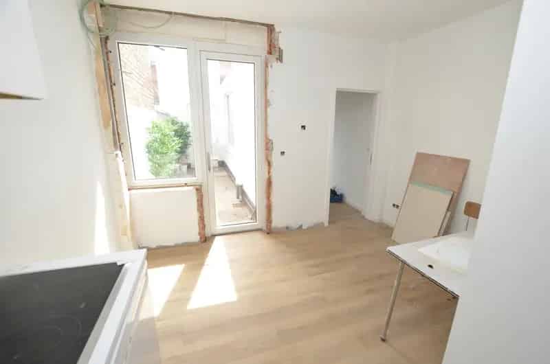 Appartement te huur met grote garage 145m²