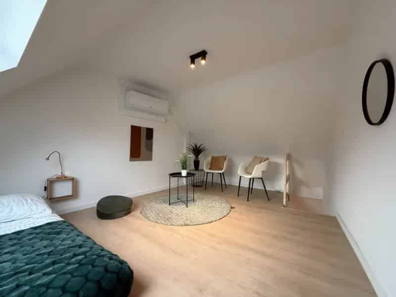 Gerenoveerde Studio Te Koop Nabij Bourgoyen