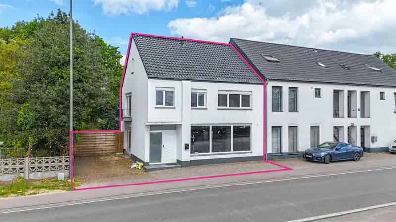 Vernieuwde Ruime Woning 4 Slpk Koersel