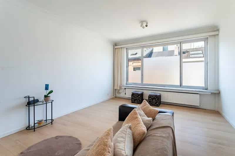 Appartement te huur Antwerpen - Centrale locatie - Op te frissen