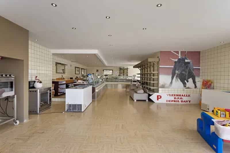 Huis te huur Affligem: Handelsruimte met Appartementen en Woning