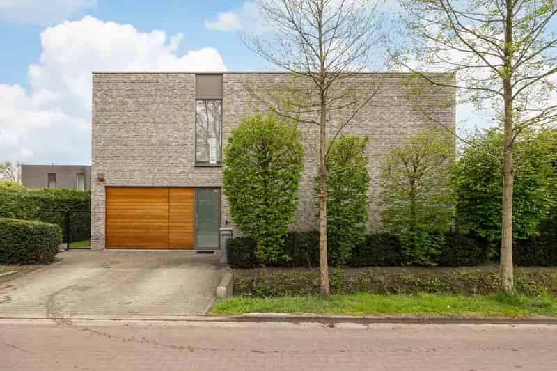 Huis te huur: Moderne woning 4 slaapkamers tuin