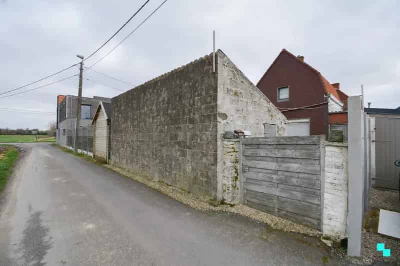 Grond te huur Izegem: Te renoveren woning 221m²