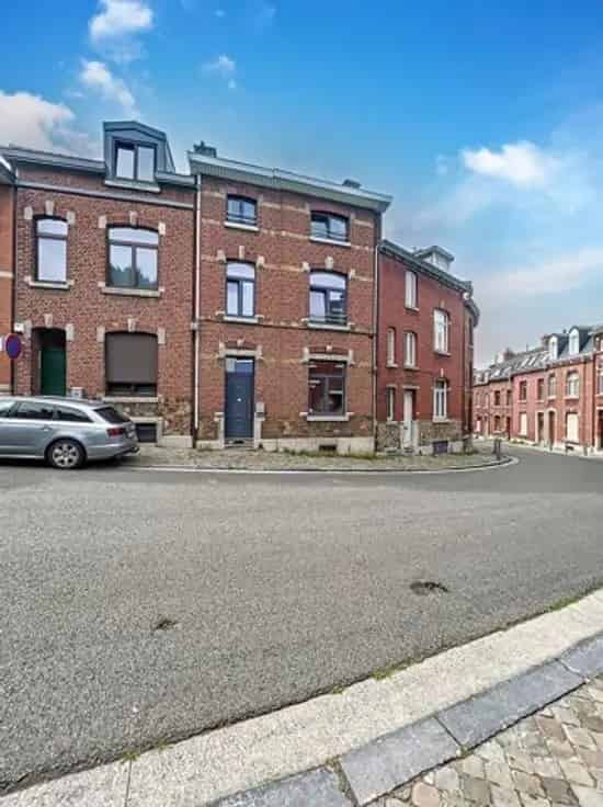 Ruime Eengezinswoning Laveu 4 slaapkamers Terras Tuin