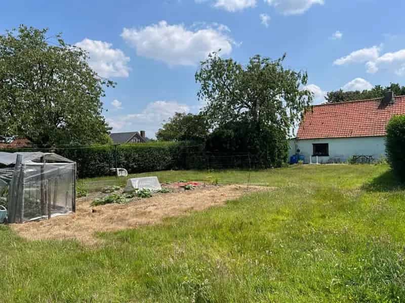Te renoveren hoeve te Zomergem