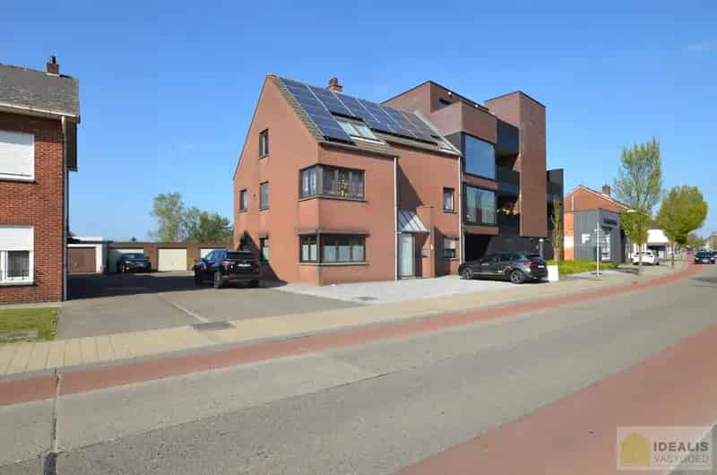 Opbrengsteigendom Lommel 3 Appartementen 4 Garageboxen