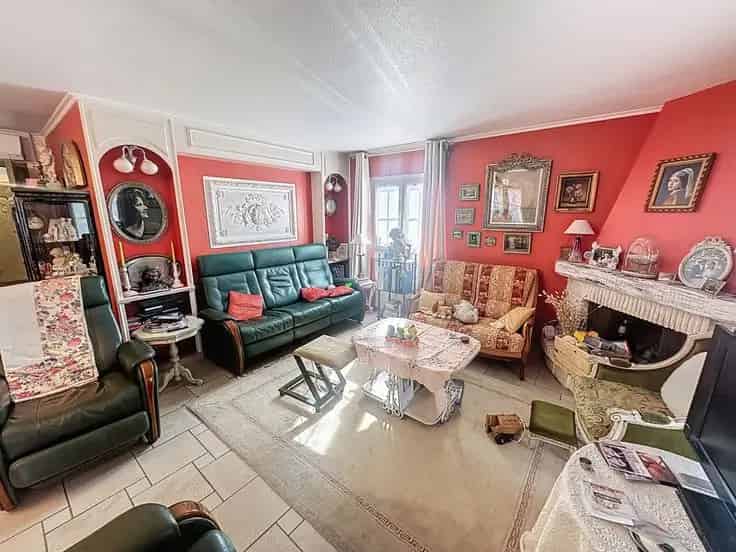 Huis Te Koop Nabij Voorzieningen Ruime Tuin Garage 3 slaapkamers