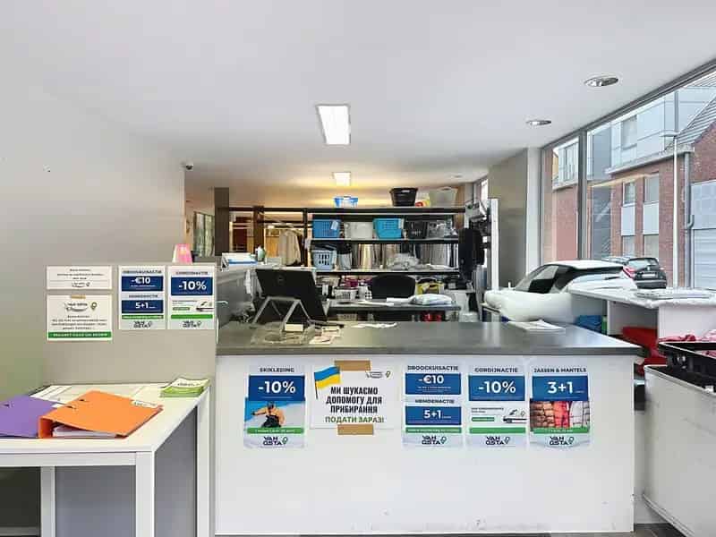 Hoekpand Aartselaar Centrum Veel Lichtinval