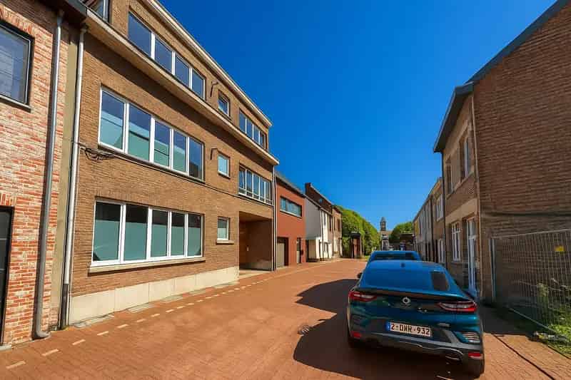 Appartement te koop Hemiksem: 1 slaapkamer, terras, goede ROI