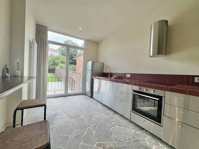 Gerenoveerd Duplexappartement te huur in Vorst