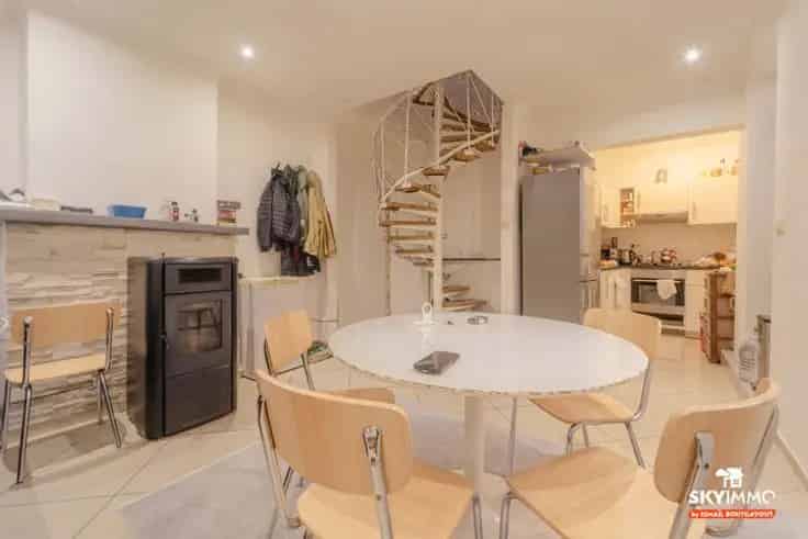 Te Koop: Gerenoveerde 2 Slaapkamer Huis in Sainte Marguerite Luik