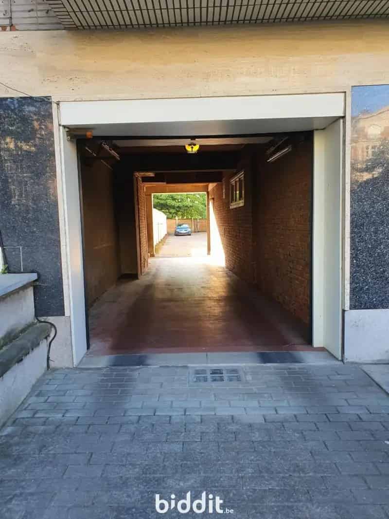 Garagebox te huur Louis Schmidtlaan 82