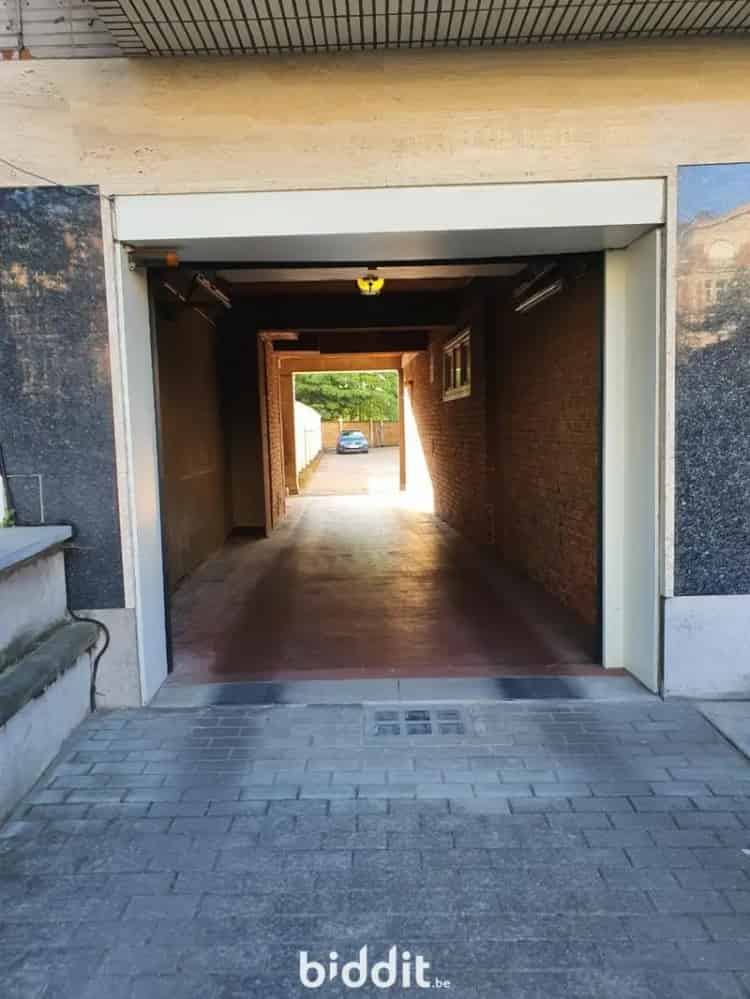 Garagebox te huur Louis Schmidtlaan 82