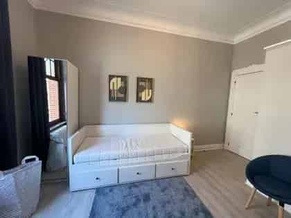 5 Slaapkamers Appartement te Huur Gemeubileerd