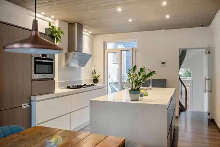 Huis Te Koop Antwerpen Centrum: Bel-etage met Garage en Laadpunt