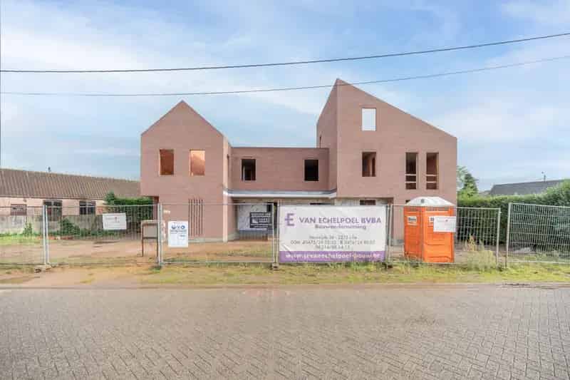 Ruime Energiezuinige Nieuwbouwwoning 406m2 E20