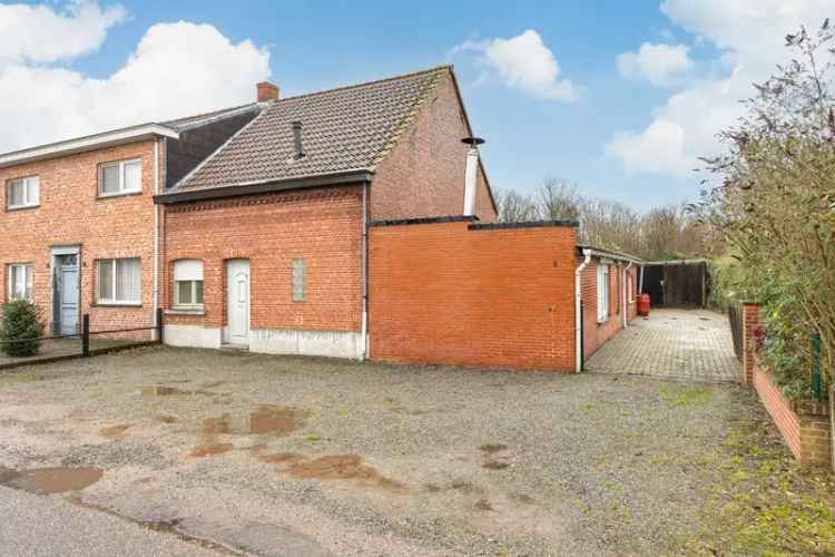 Huis kopen in Sint-Lenaarts met ruime tuin en garage