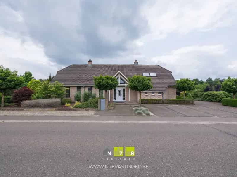Villa te koop in Pelt 4 slaapkamers 2 badkamers 32 zonnepanelen