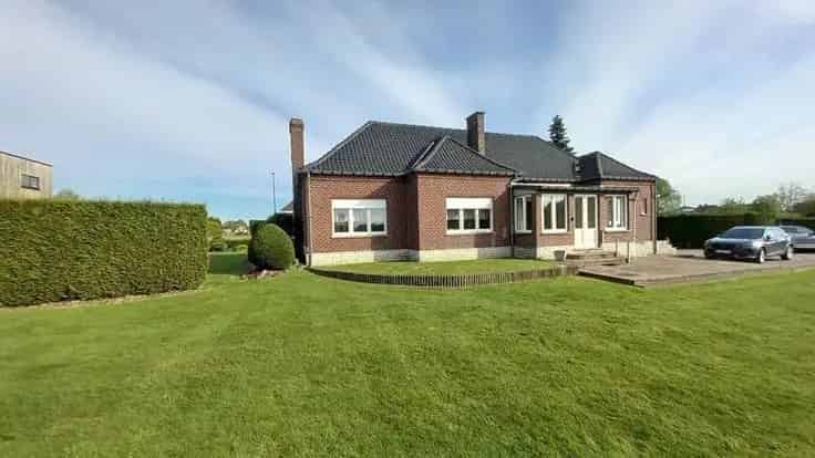 Landhuis te koop 3 slaapkamers 1368m2 tuin Zuidwaarts