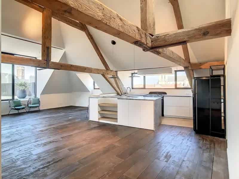 Penthouse te Gent 2 slaapkamers ruim terras