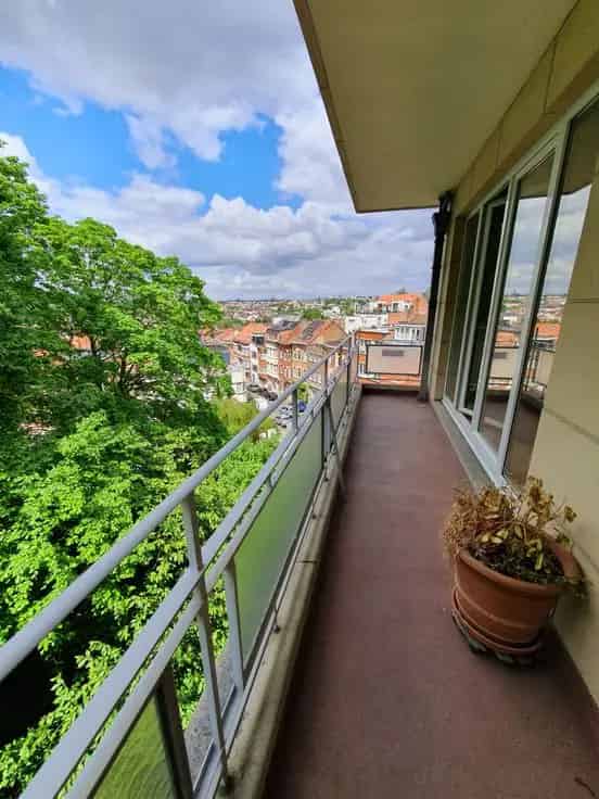Appartement 81m² Ukkel - 2 slaapkamers - Terras - Balkon