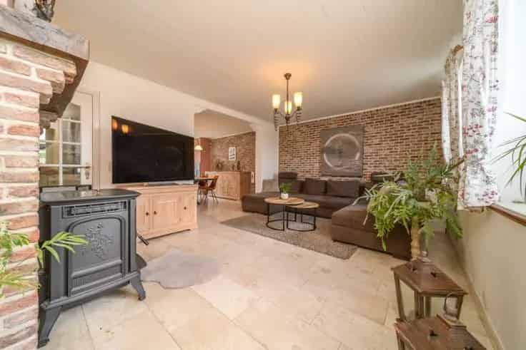 Huis Te Koop Meldert: Charmante woning met tuin, garage en 2 slaapkamers