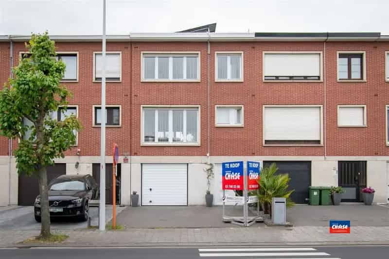 Huis te huur Hemiksem: Bel-étage 3 slaapkamers garage tuin
