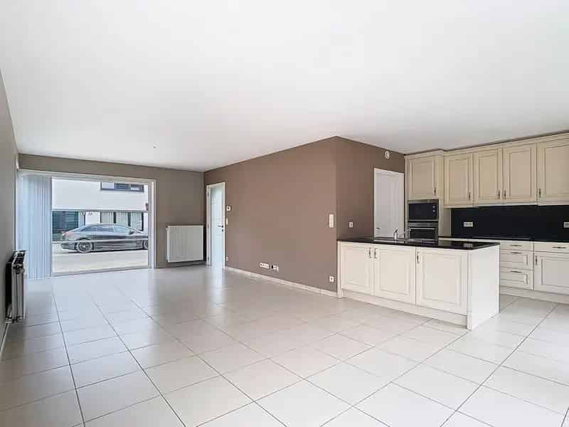 Recente Instapklare Woning 3 Slaapkamers Tuin