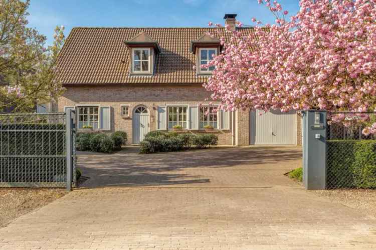 Huis te koop 5 slaapkamers grote tuin Schilde