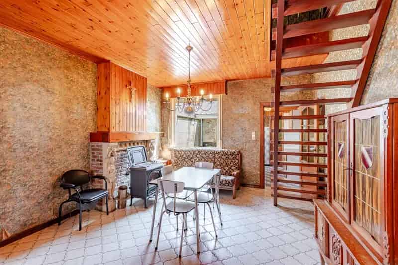 Te renoveren huis met 2 slaapkamers nabij R4 E17 E40