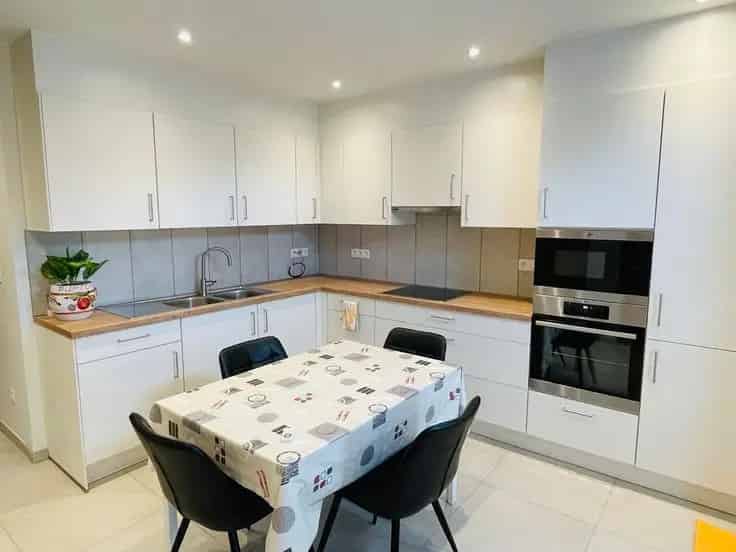 Huis te Koop Trooz: Gezinswoning met Potentieel