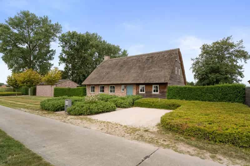 Exclusieve woning met klasse ruimte en groen uitzicht