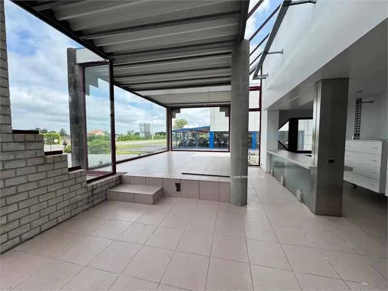 Handelspand te Huur Ichtegem: Winkel Werkplaats Loods en Ruime Woning