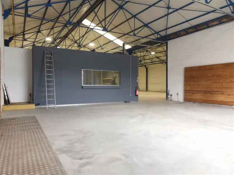 Te koop multifunctioneel bedrijfsgebouw van 900m²