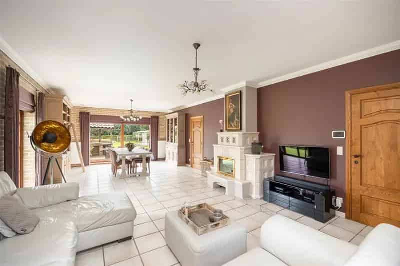 Villa te Koop in Heffen: Ruimte, Rust en Comfort
