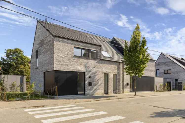 Huis te koop in Waterland-Oudeman moderne energiezuinige koppelwoning