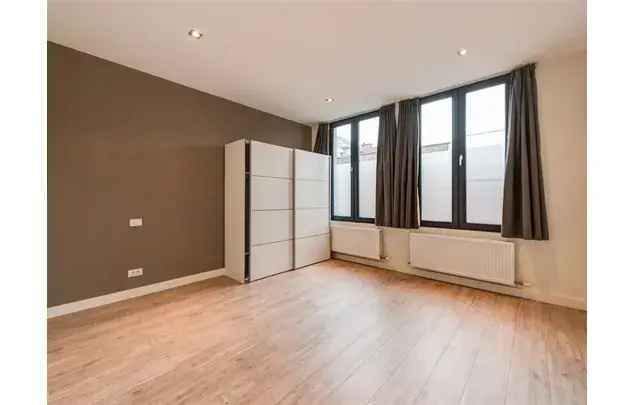 Huur 1 slaapkamer appartement van 67 m² in Antwerp