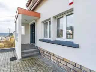 Huis te Koop Virton Ruime woning met 6 slaapkamers en grote tuin