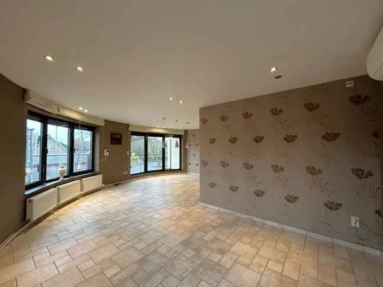 Triplex Appartement te koop Geel 3-6 slaapkamers Garage