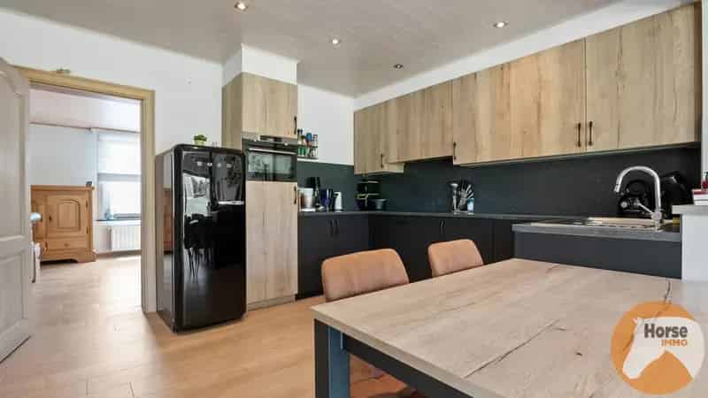MOERBEKE Instapklare woning met weide en stallen