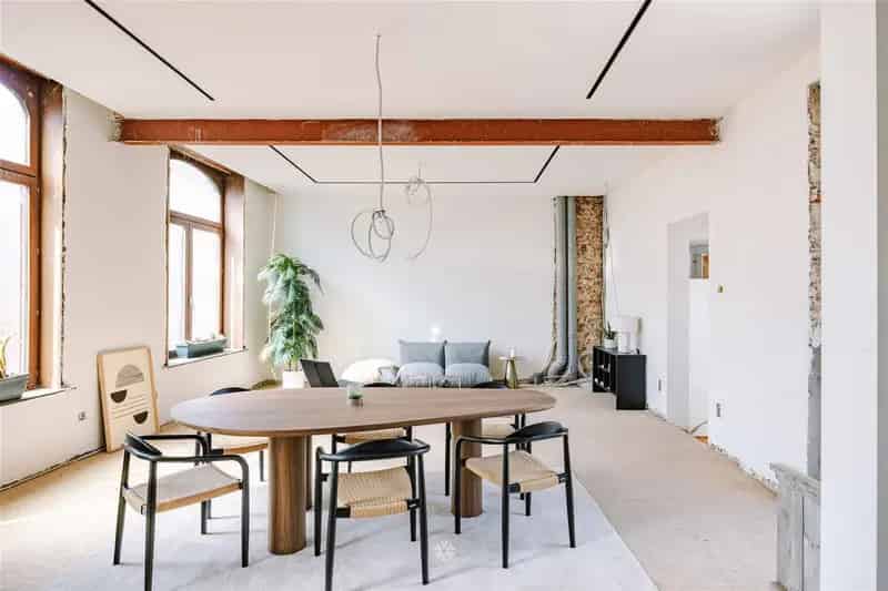 Multifunctioneel handelspand met af te werken loft
