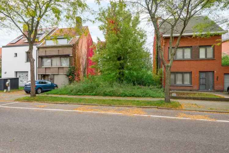 Bouwgrond (215m²) voor een gesloten bebouwing in Borsbeek!