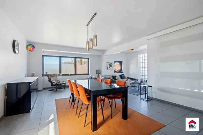 Ruim appartement 3 slaapkamers garage te koop nabij Meise