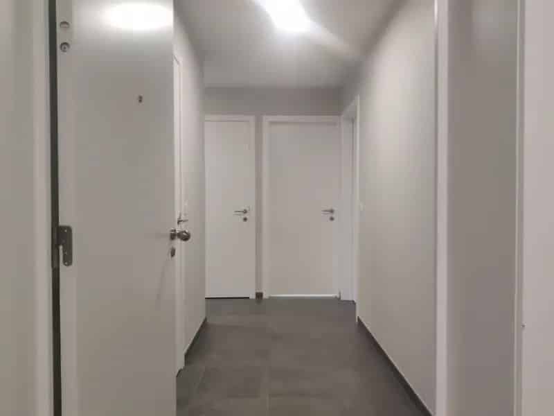 Gelijkvloers appartement met 2 slaapkamers en terras.