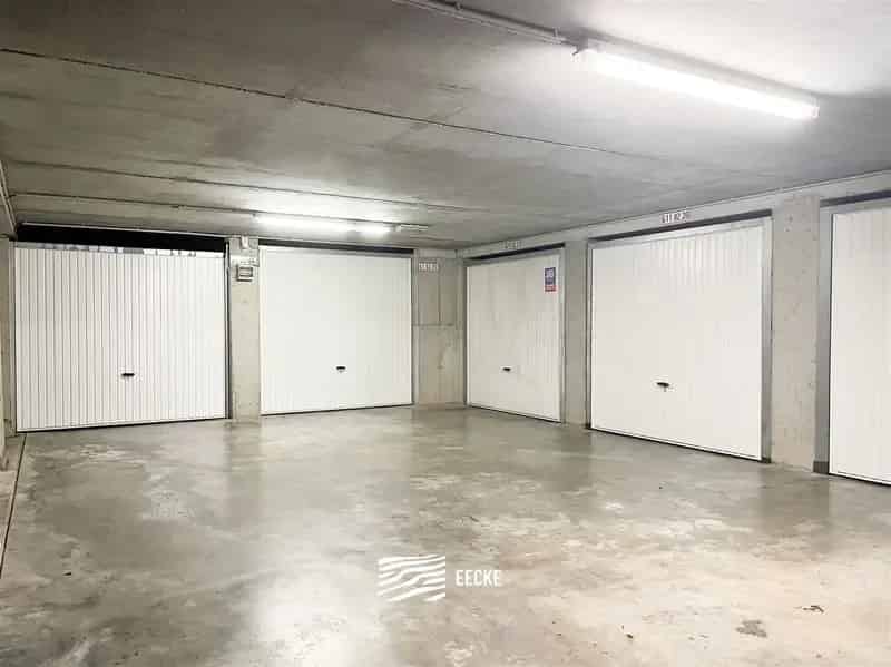 Parking Gesloten Garagebox Volledig Aanbod