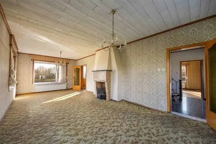 Te renoveren villa 4 slaapkamers 1915m² Weert