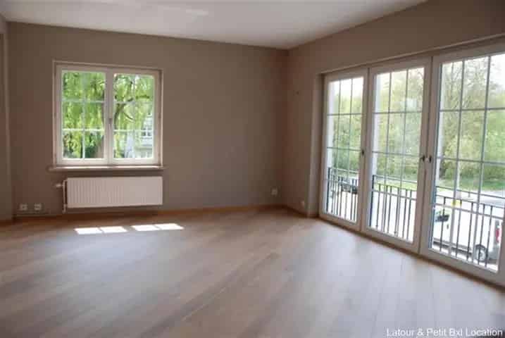 Kantoor 163m² Rhode-Saint-Genèse - Gerenoveerde Villa