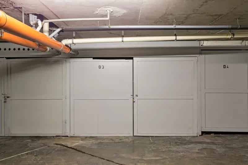 3 garageboxen op gegeerde locatie, ideale opbrengsteigendom.